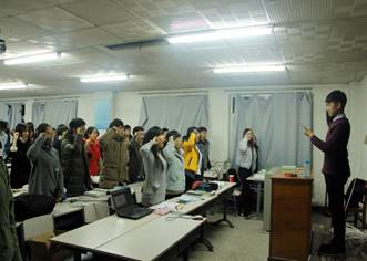 说明: C:\Users\User\Desktop\腐漫画
举办“厉害了word五早一晚两拒绝”宣讲活动\4.JPG